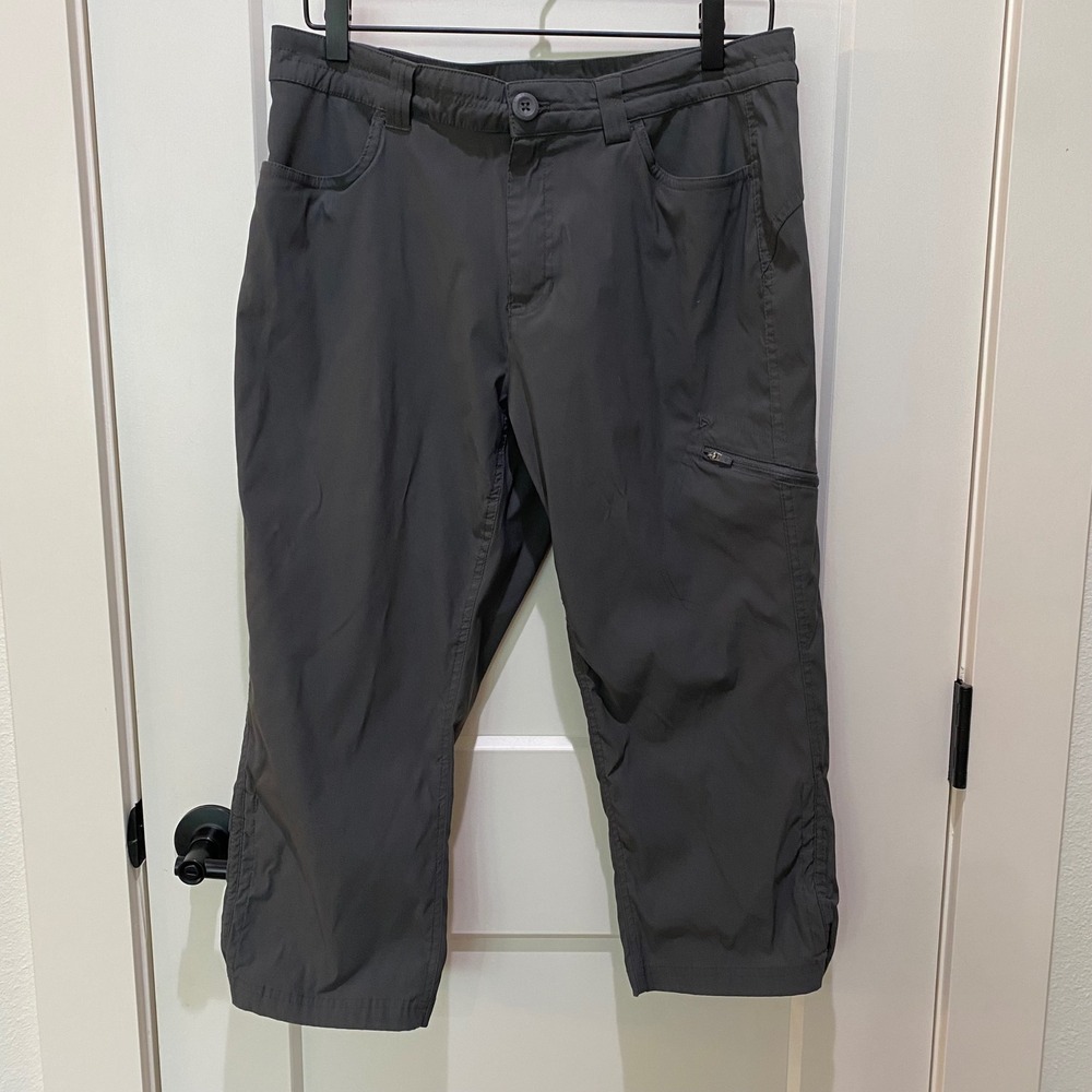 Eddie Bauer Ladies Capri Pants. Olive. Size 10. Nylon Blend.